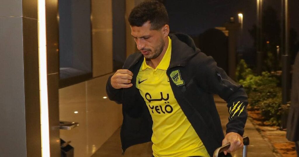 طارق حامد لاعب نادي اتحاد جدة