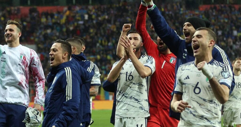فرحة لاعبو منتخب إيطاليا بالتأهل الى يورو 2024