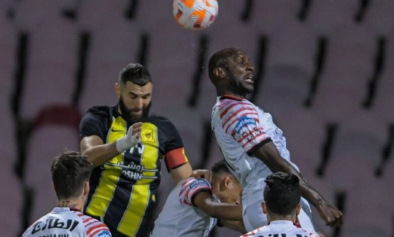 كريم بنزيمة - صورة من مباراة الاتحاد والرائد