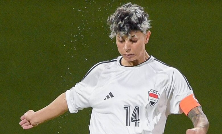لاعبة منتخب العراق لكرة القدم