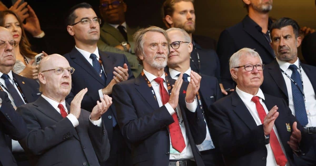 مانشستر يونايتد يُجبر لاعبيه على توقيع اتفاق سلوكي صارم