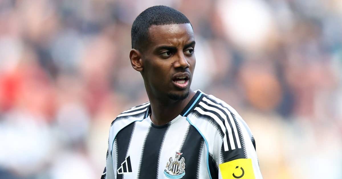 توتر متصاعد بين نيوكاسل وليفربول بسبب إيزاك