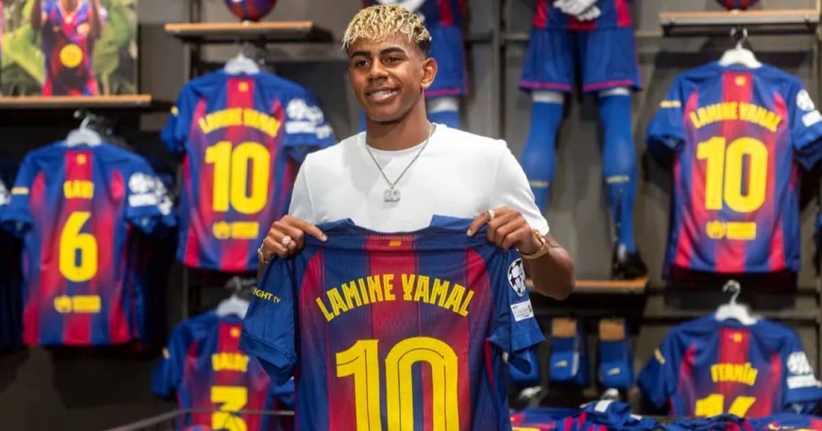 قميص لامين يامال الجديد يحقق رقمًا قياسيًا في تاريخ برشلونة
